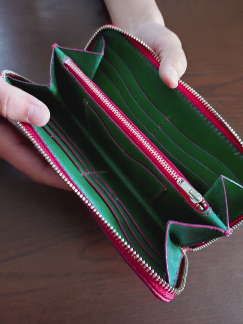 ラウンドファスナーウォレット　レザーカービング