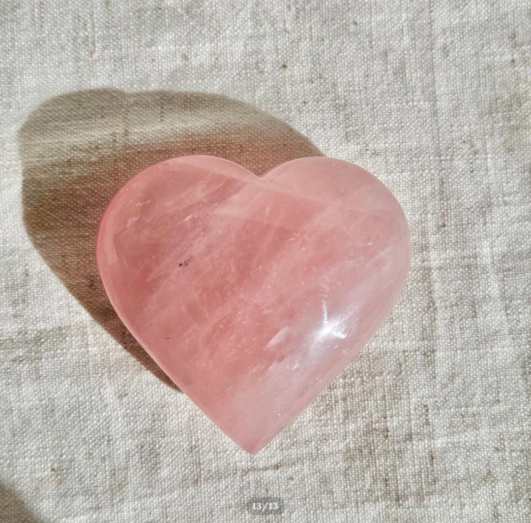 【ローズ クォーツ】　ハート シェイプ ② スタンド付　ブラジル産