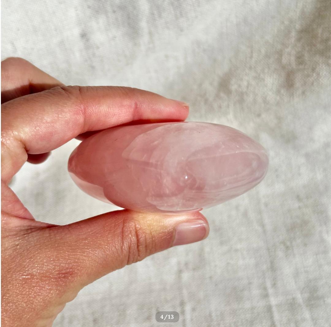 【ローズ クォーツ】　ハート シェイプ ② スタンド付　ブラジル産