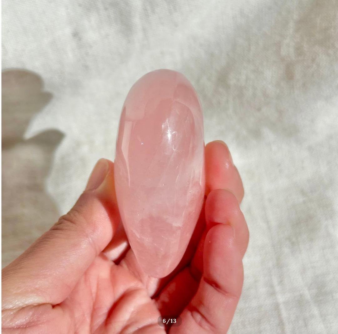 【ローズ クォーツ】　ハート シェイプ ② スタンド付　ブラジル産