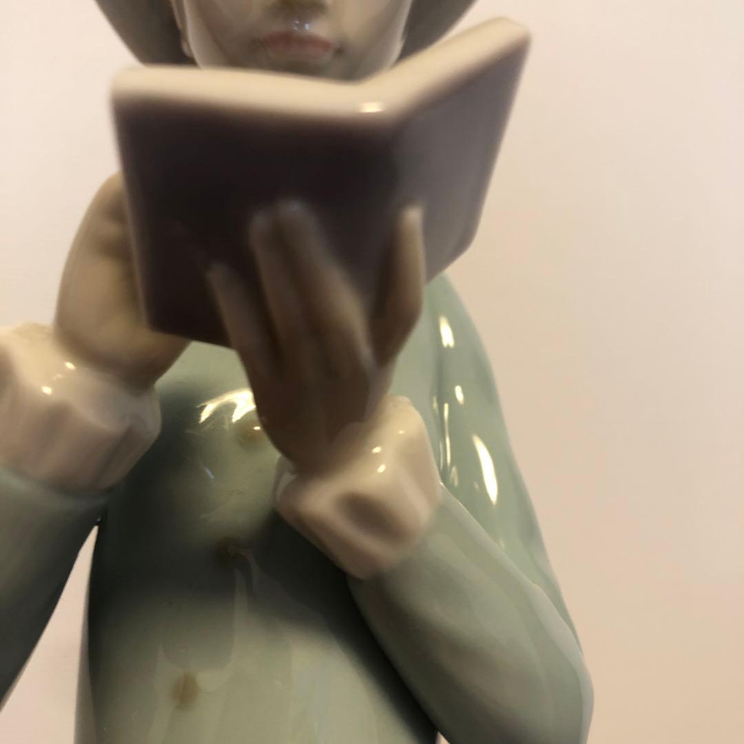 リヤドロ　LIADRO 読書する貴婦人　エレガント　箱あり