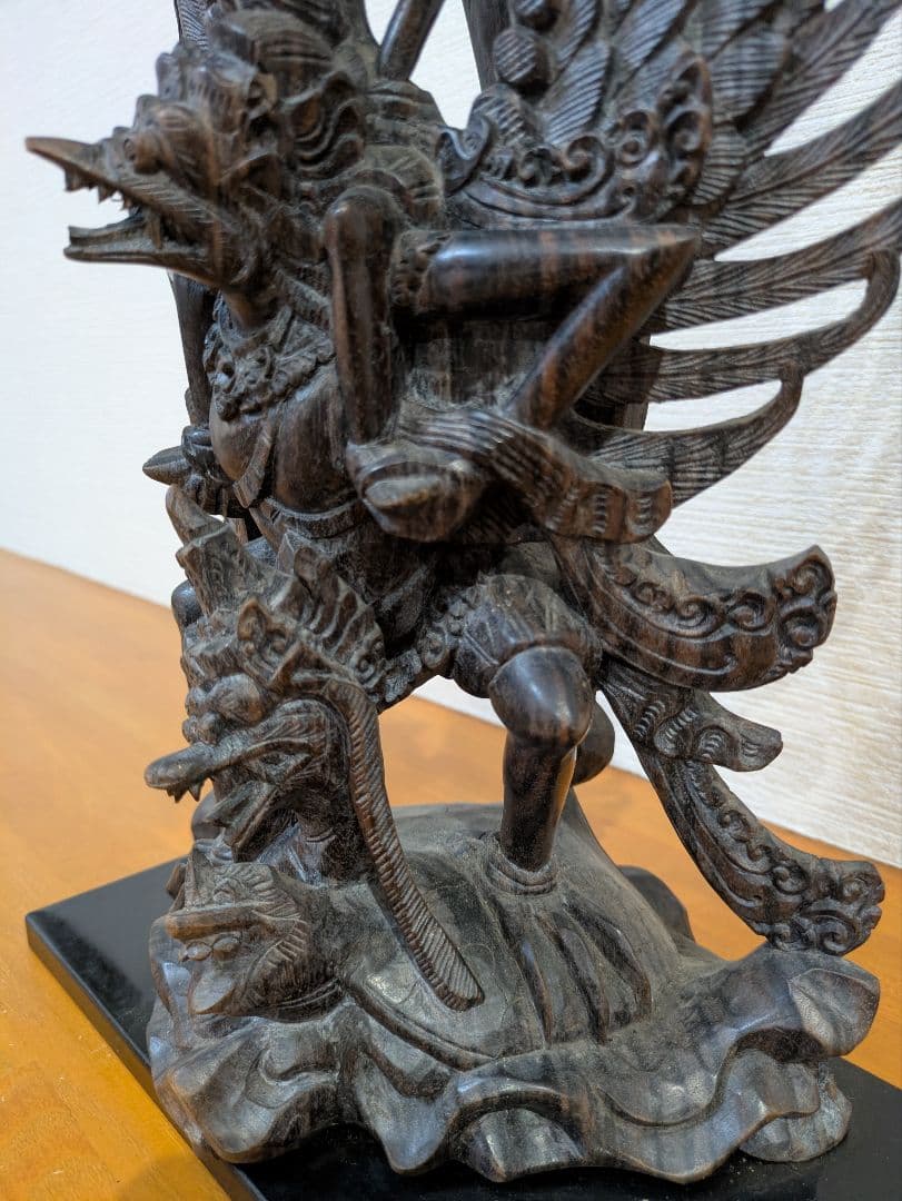 ガルーダ像オブジェ