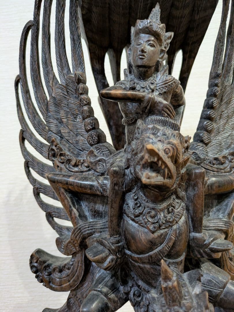 ガルーダ像オブジェ