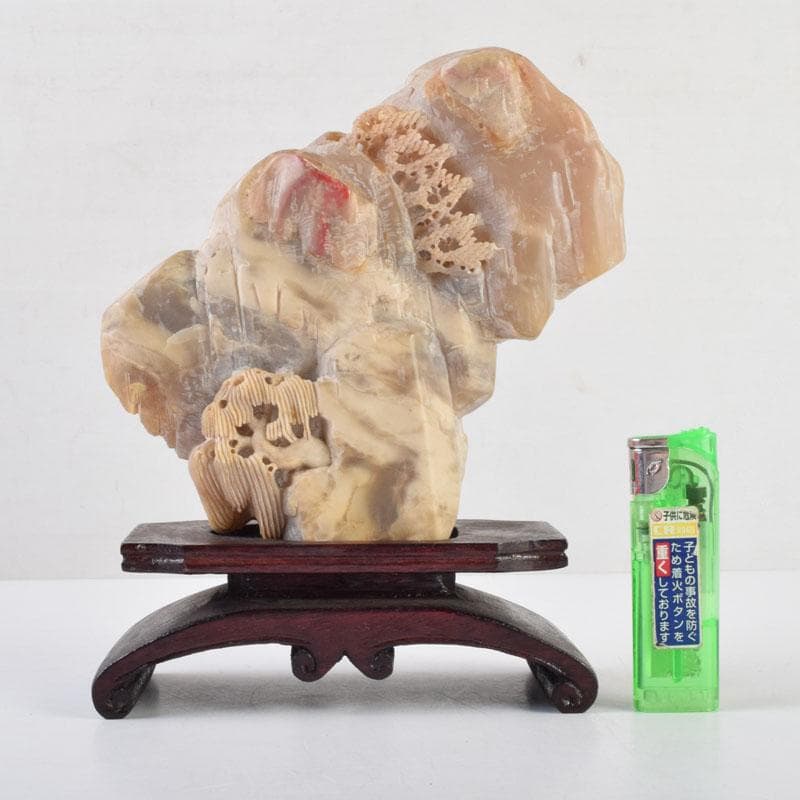 中国　玉石寿山石鶏血彫刻　山水雕　置物　唐木台付　V　9220