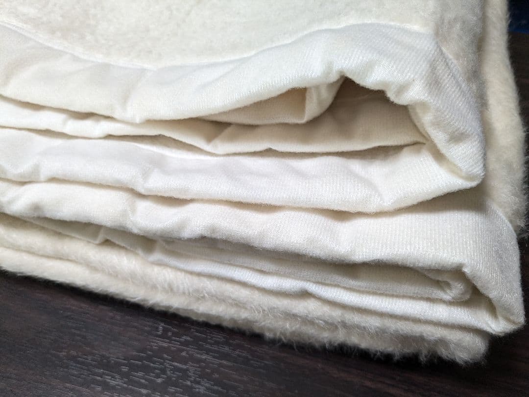 シルク毛布 絹 100％ 桐箱入り ①