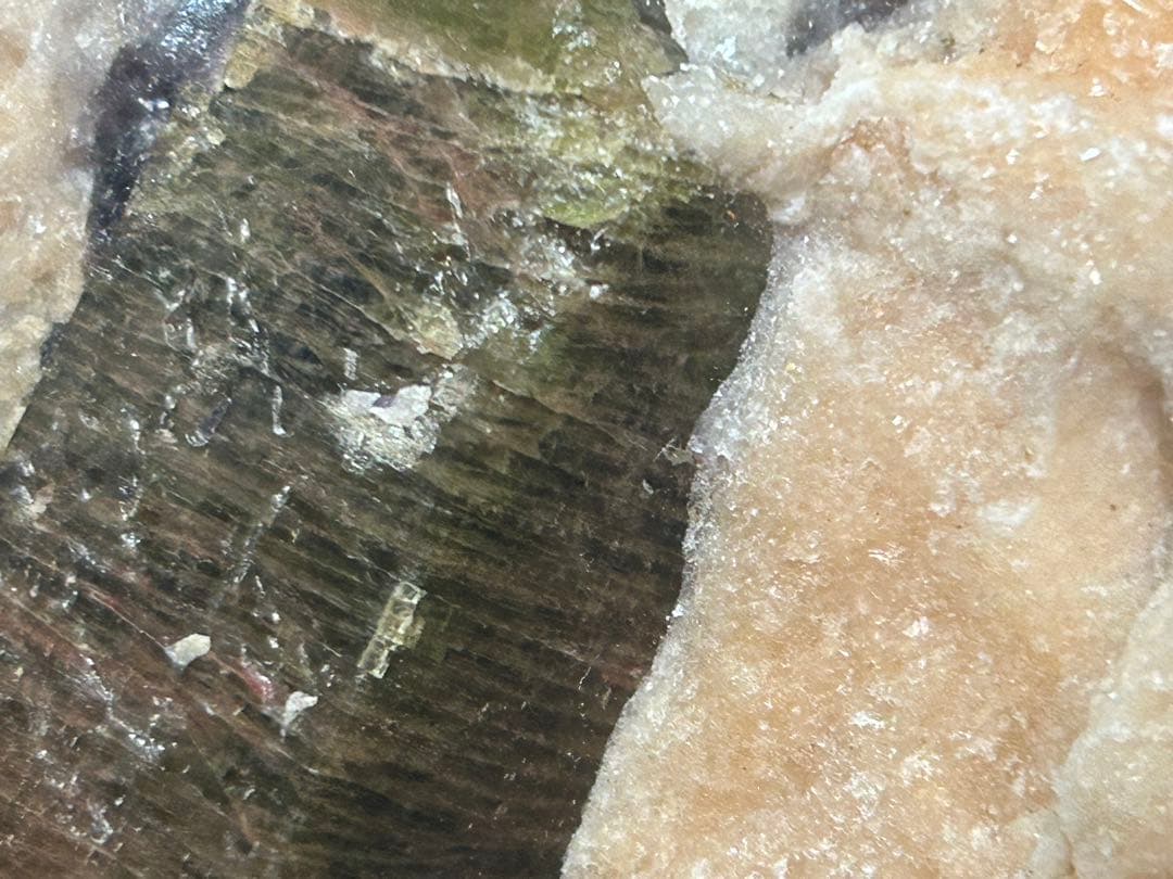 希少　燐灰石/アパタイト/バイカラーアパタイト母岩付き原石