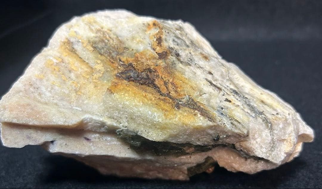 希少　燐灰石/アパタイト/バイカラーアパタイト母岩付き原石