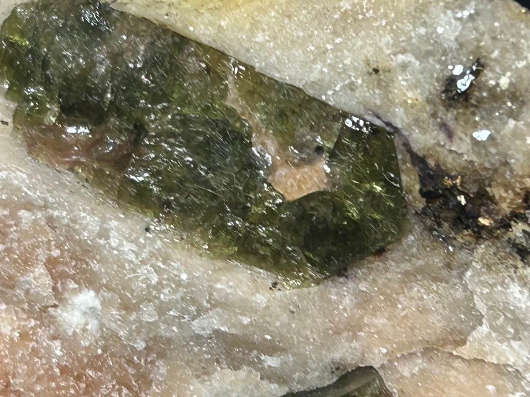 希少　燐灰石/アパタイト/バイカラーアパタイト母岩付き原石