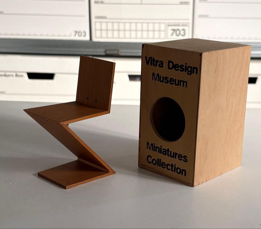 vitra ヴィトラ ミニチュア ジグザグチェア Zig Zag Stoel