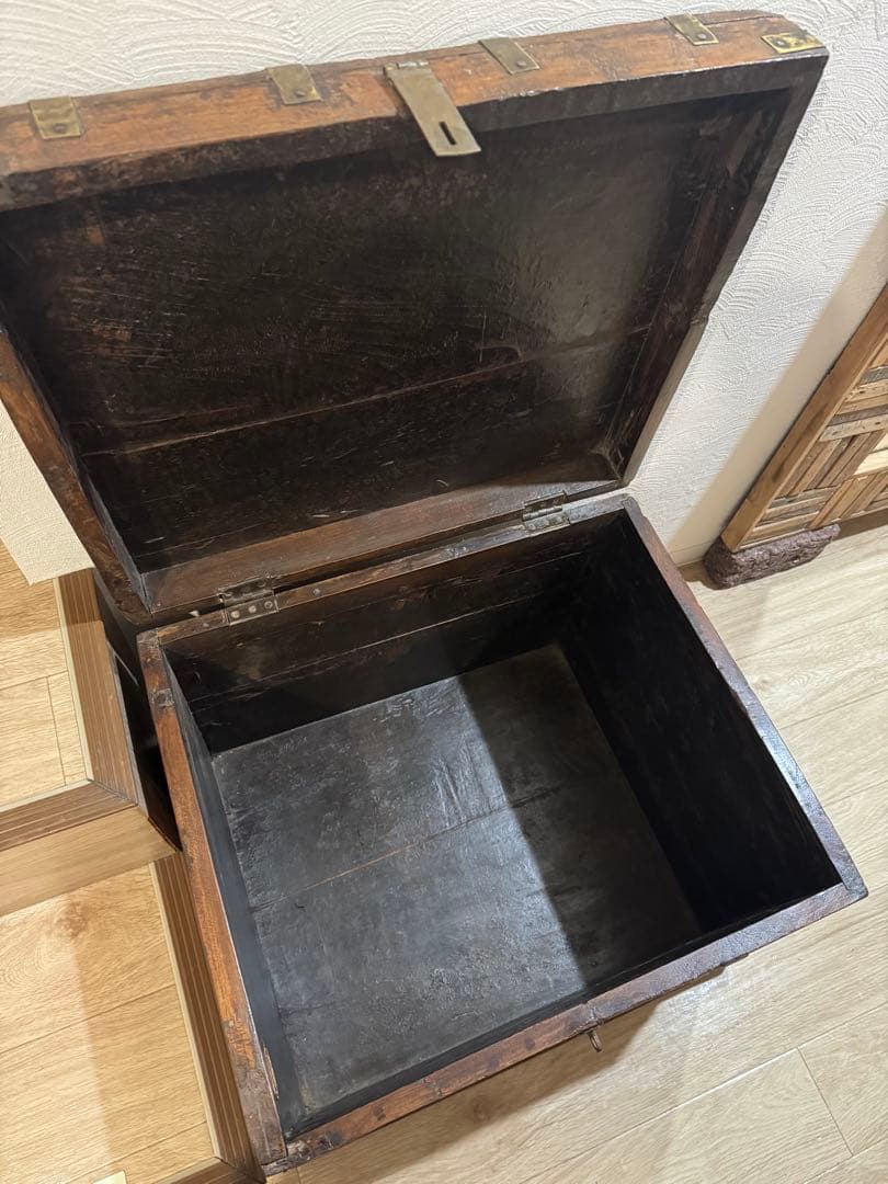 オールドメゾン　OLD MAISON 古いトランク　木箱　コファー　ヴィンテージ
