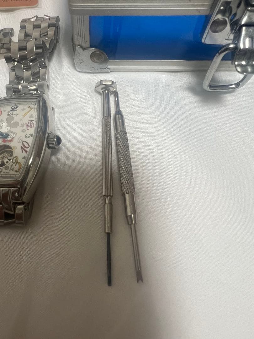 ディズニー ミッキー77周年記念時計