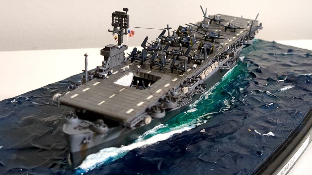 1/700 アメリカ海軍 護衛空母ブレトン 完成品ジオラマ - メルカリ