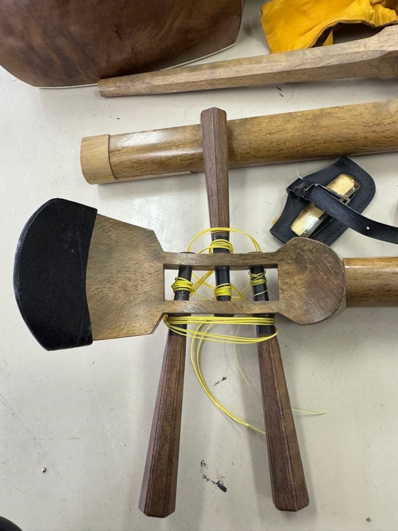 高級三味線　k18 高級糸巻き　皮破れ