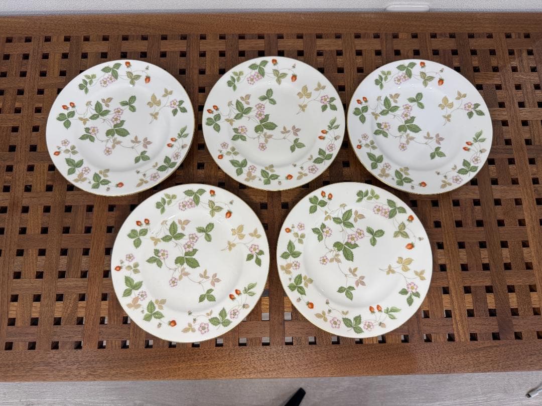  ワイルドストロベリー ディナープレート(中) 黒壺マーク