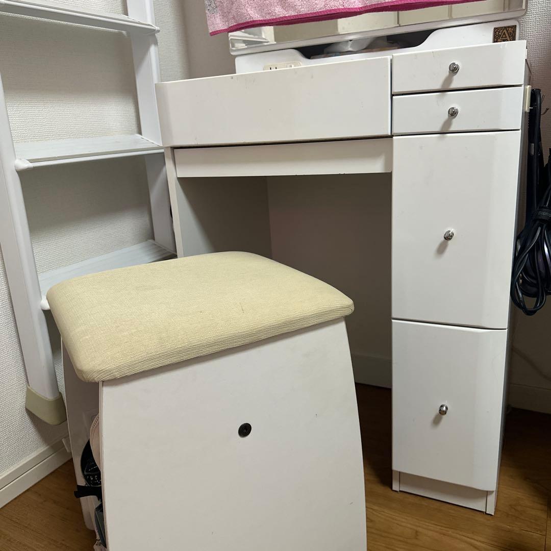 ホワイト木製ドレッサー 引き出し付き