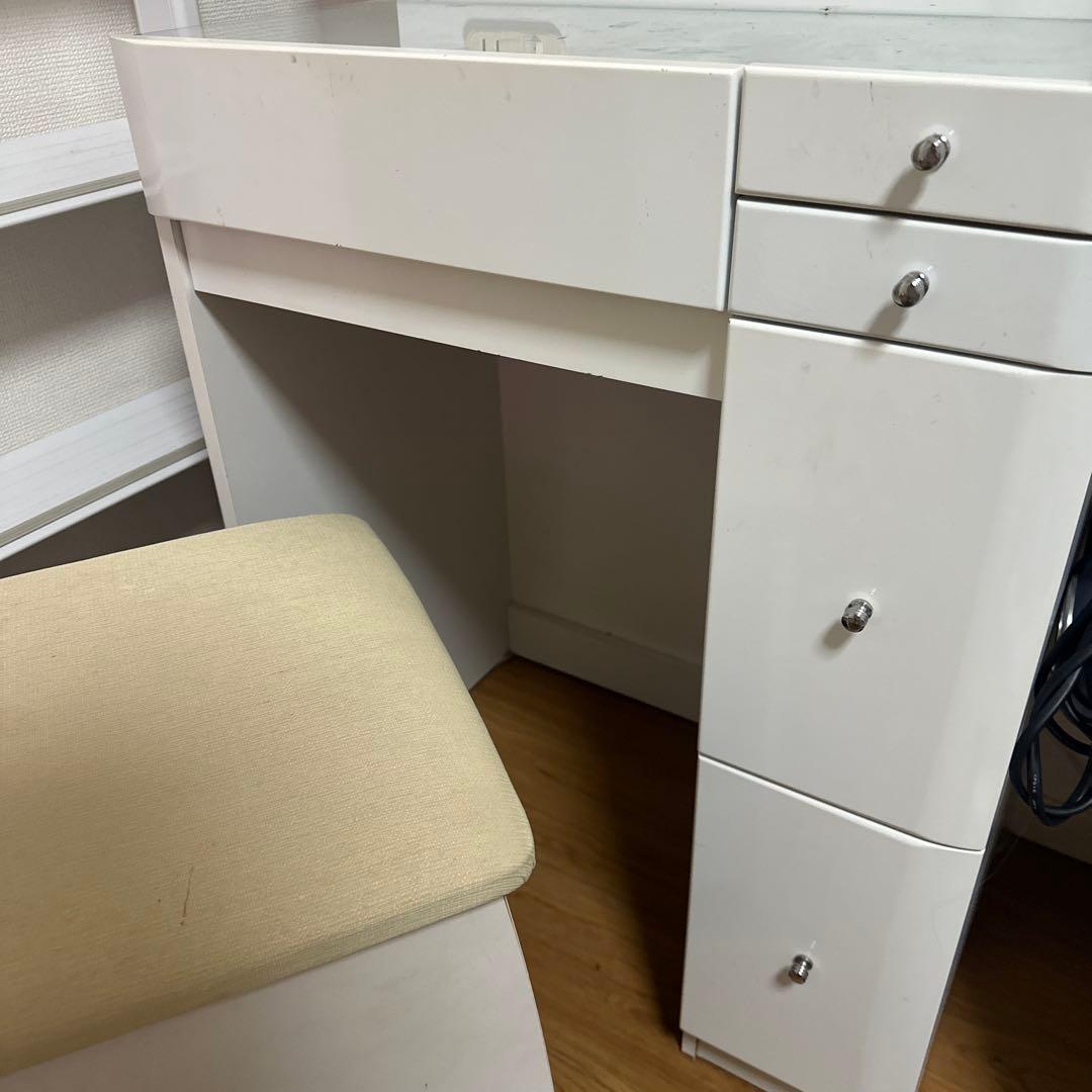 ホワイト木製ドレッサー 引き出し付き