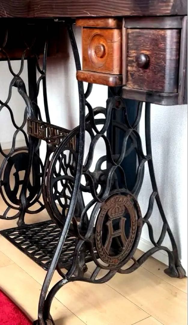 【超希少】アンティークミシン　テーブル　ハスクバーナ製　SINGER シンガー