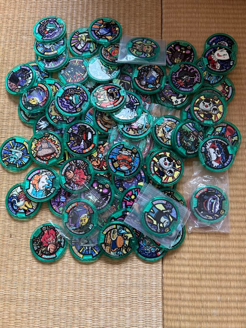 妖怪メダル 妖怪大辞典まとめ売り 引退品364枚 - メルカリ