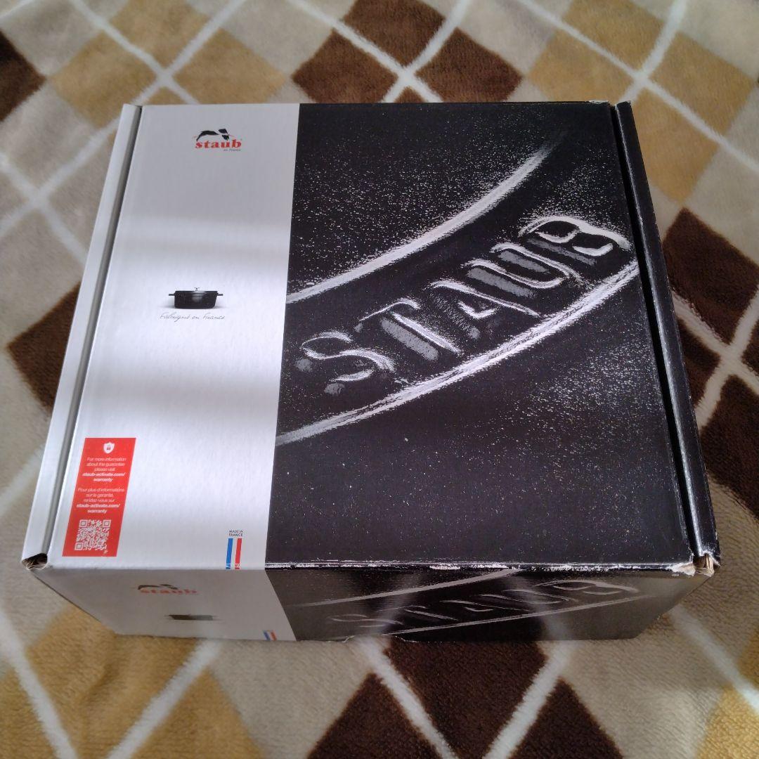 12日特価セール　ピコ・ココット ラウンド ブラック 24cm