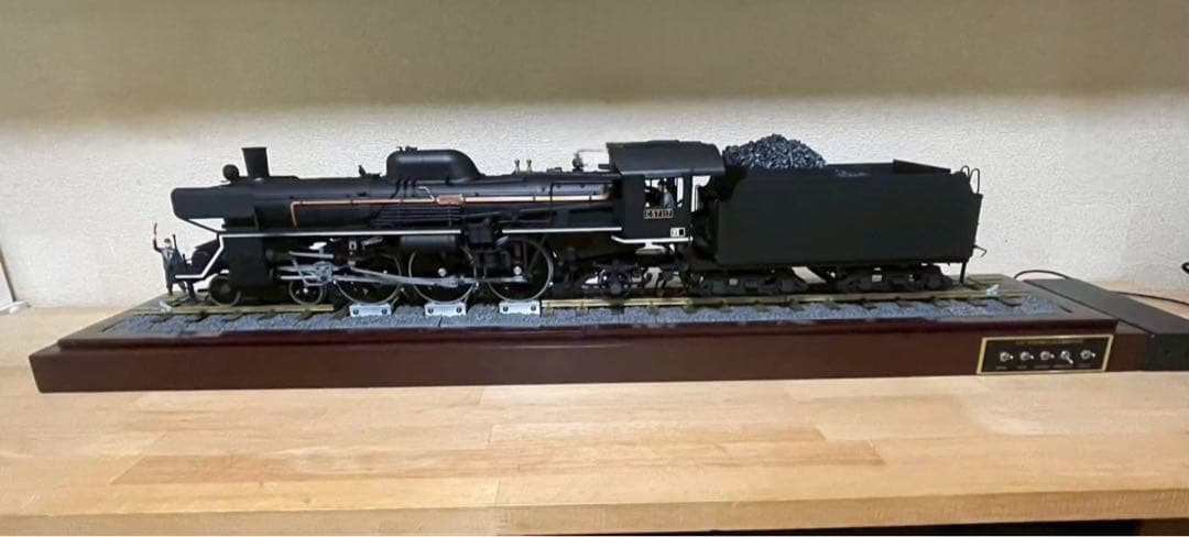 デアゴスティーニ「蒸気機関車 C57」完成品 アクリルケース付 ※不具合