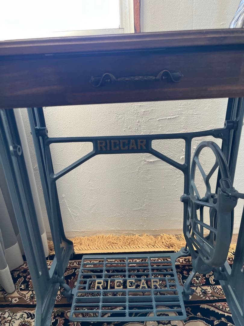 RICCAR アンティークテーブル