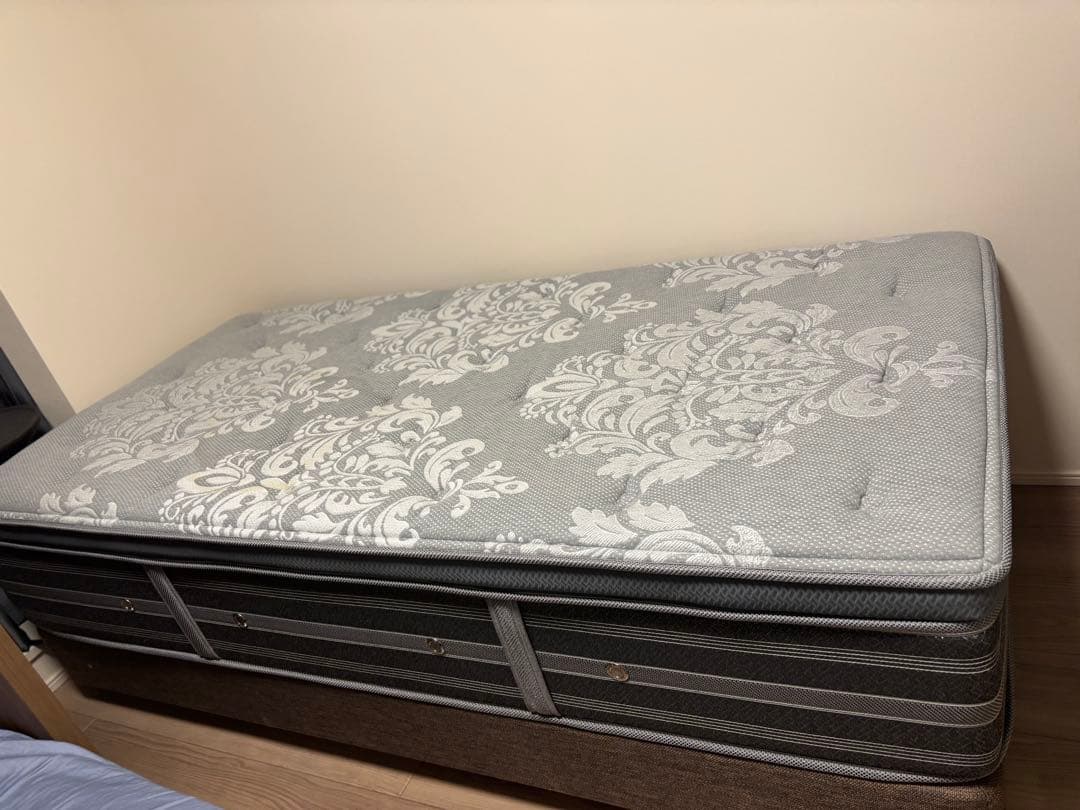 シモンズ　Beautyrest LUXE プラッシュピロートップ　シングル