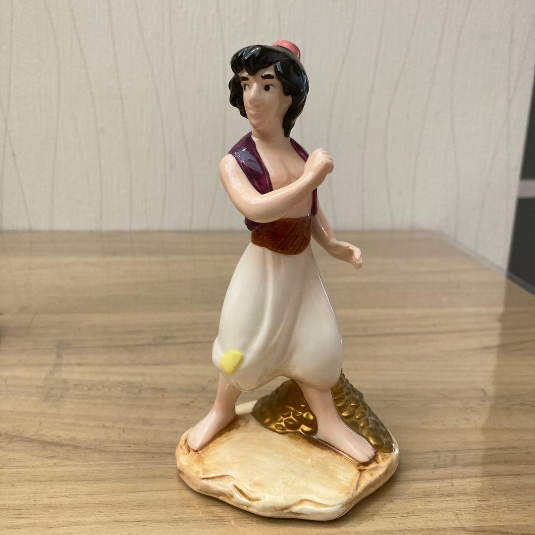 ディズニーシー購入アラジンとジャスミンフィギュア　シンデレラ　陶器製