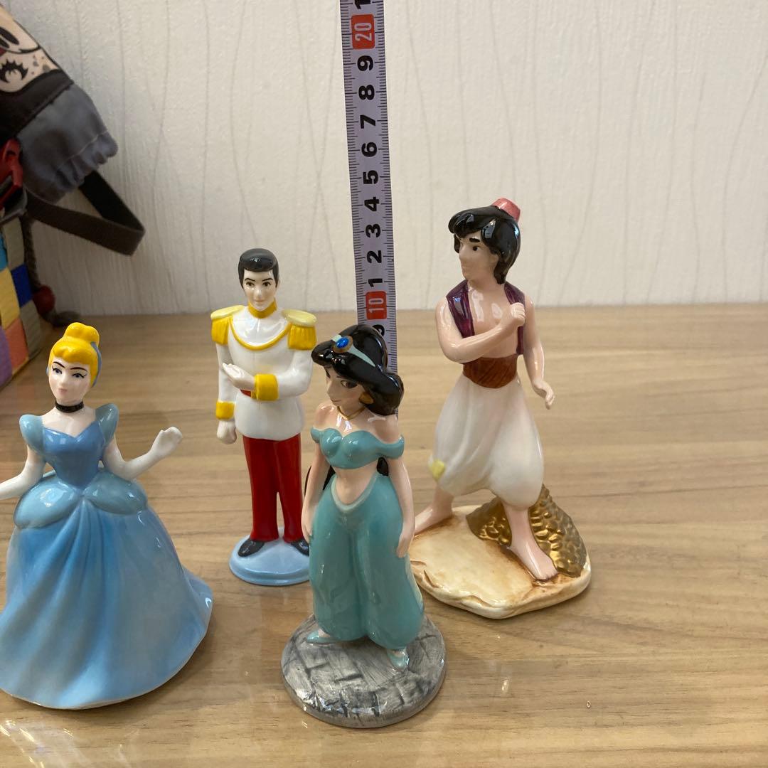 ディズニーシー購入アラジンとジャスミンフィギュア　シンデレラ　陶器製