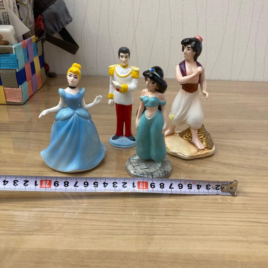 ディズニーシー購入アラジンとジャスミンフィギュア　シンデレラ　陶器製