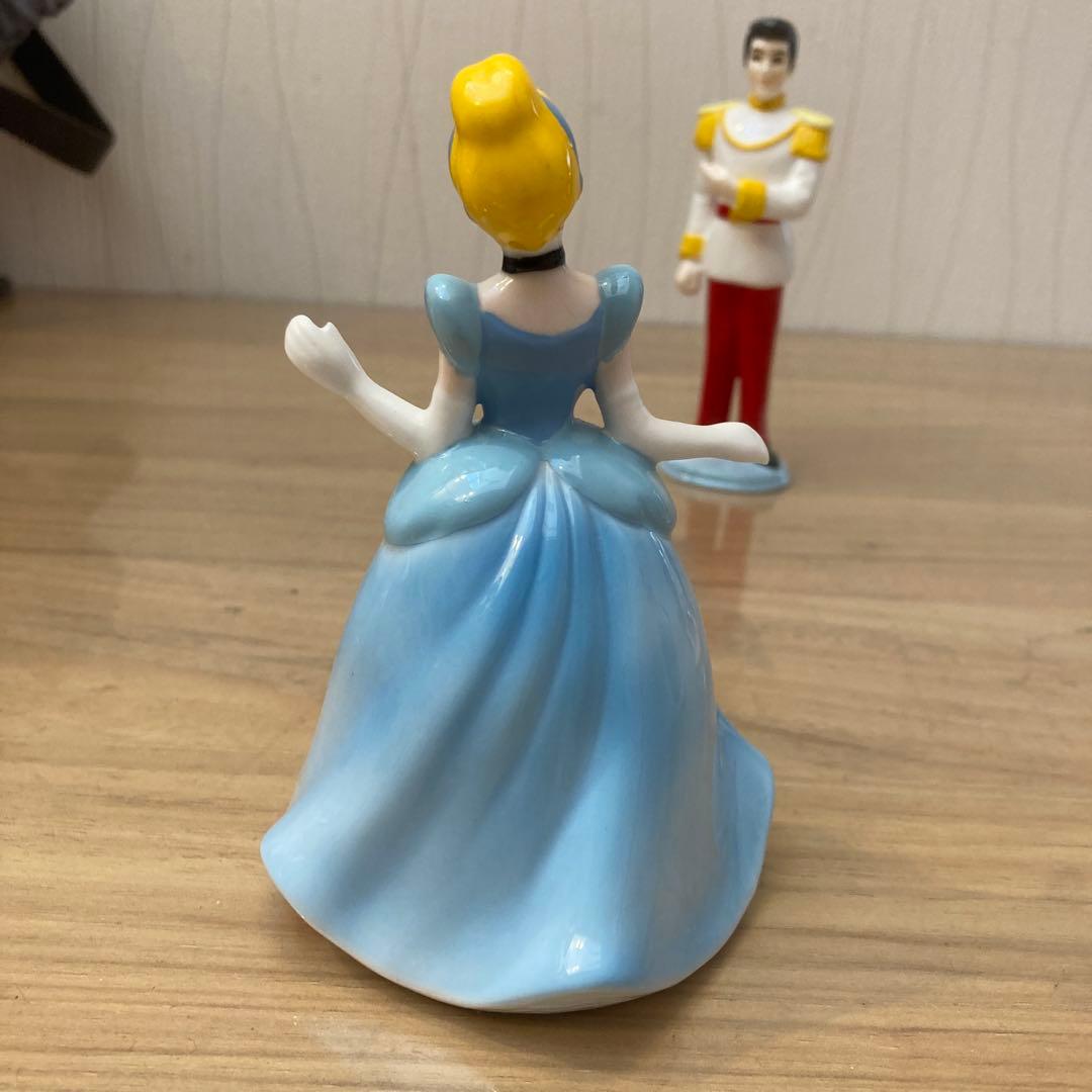 ディズニーシー購入アラジンとジャスミンフィギュア　シンデレラ　陶器製