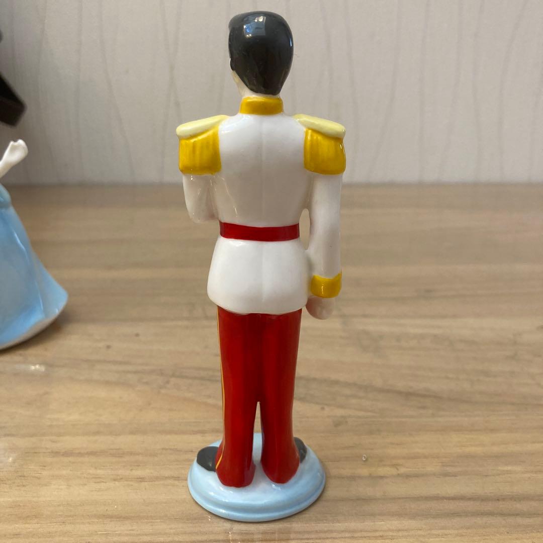 ディズニーシー購入アラジンとジャスミンフィギュア　シンデレラ　陶器製