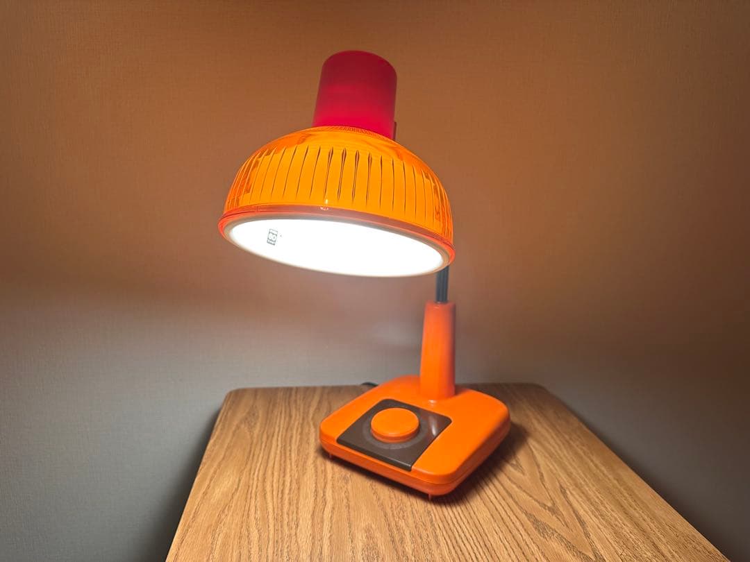 昭和レトロなオレンジデスクライト SHARP スペースエイジ ミッドセンチュリー
