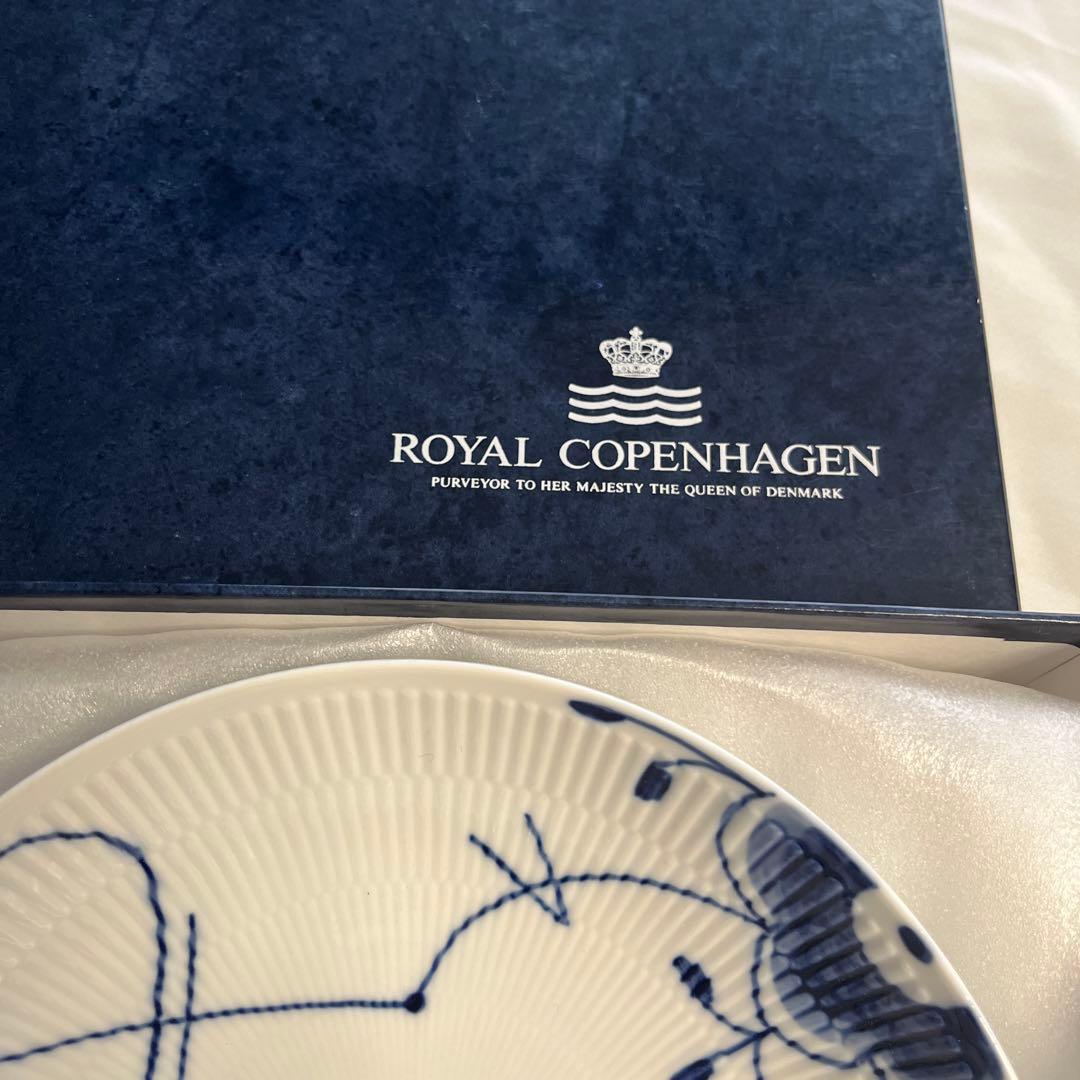 ロイヤルコペンハーゲン ブルーフルーテッド メガ フルーツ ボウル 577