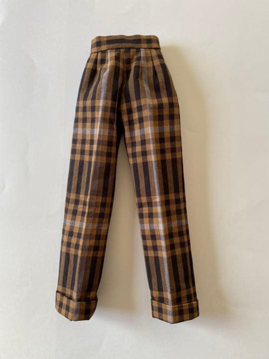 ６０センチ関節球体人形のパンツスーツ