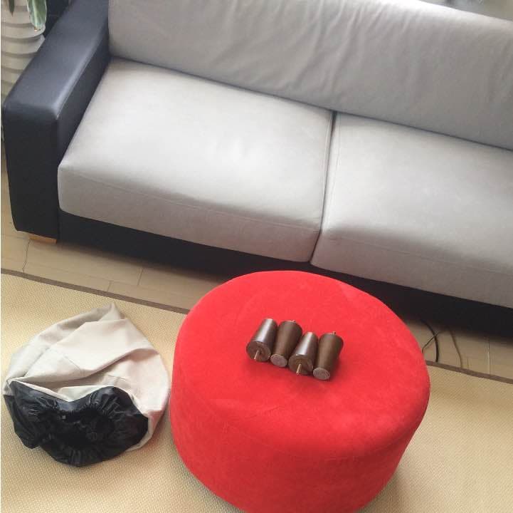 丸型オットマン 本体赤色 オリジナル柄入グレー&ブラックカバー付