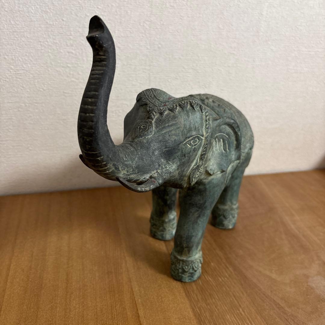 象の置物　青銅
