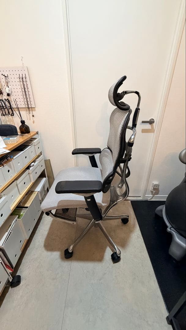 エルゴヒューマンプロ ホワイト オットマン付き 引き取り限定