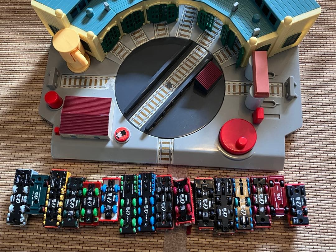 激レア トミカトーマス DXおしゃべり操車場 αシステム トミカトーマス