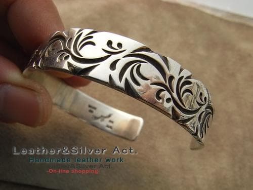 シルバーバングル　シルバー925、ｋ18　手彫り、唐草、メンズ ハンドメイド