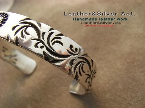 シルバーバングル　シルバー925、ｋ18　手彫り、唐草、メンズ ハンドメイド