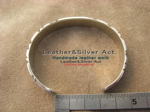 シルバーバングル　シルバー925、ｋ18　手彫り、唐草、メンズ ハンドメイド