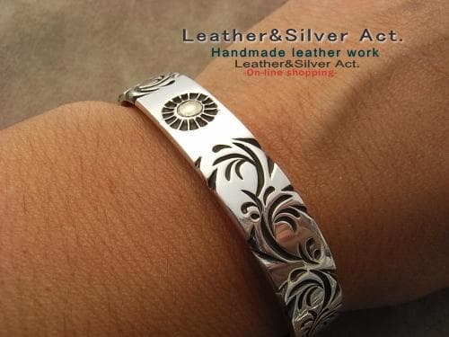 シルバーバングル　シルバー925、ｋ18　手彫り、唐草、メンズ ハンドメイド