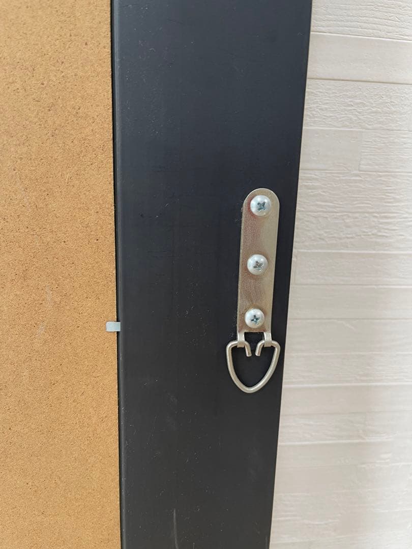 ビンテージ感溢れるゴールドフレームの鏡