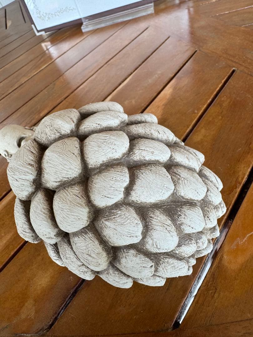 アーティチョーク型　ライムストーン　壁掛け　オーナメント