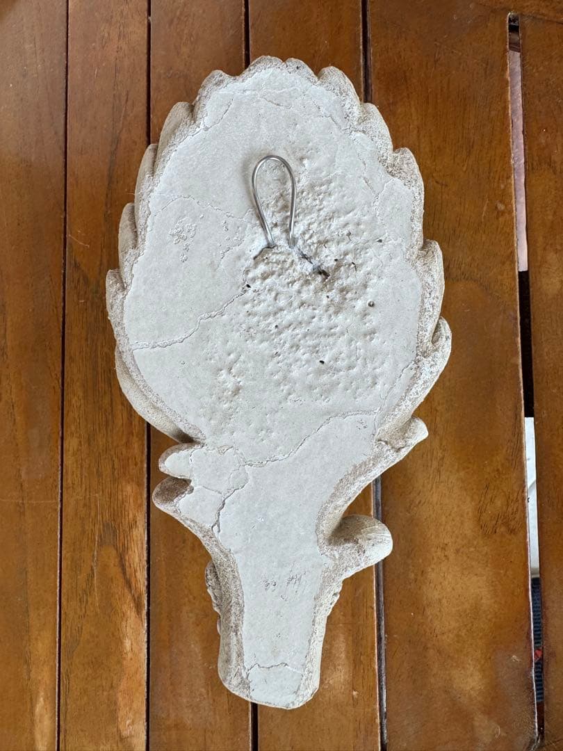 アーティチョーク型　ライムストーン　壁掛け　オーナメント