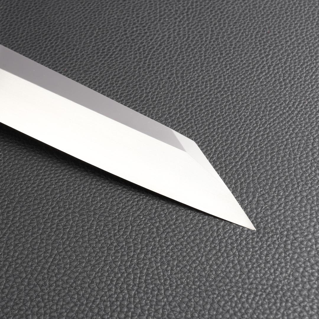 8777切付柳刃包丁 9寸 高光沢度鏡面仕上げ 刺身包丁 人工象牙黒三本巻八角柄