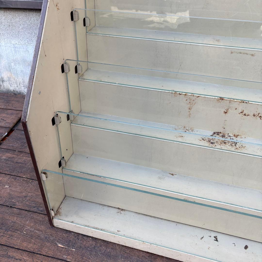昭和レトロ スチール製 ガラス仕切り 階段型本棚 店舗什器 ショーケース 5段
