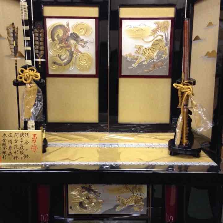 新品73万を28万鎧飾り （兜飾り）