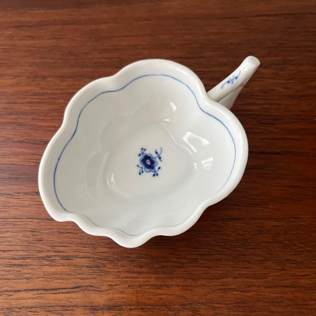 ロイヤルコペンハーゲン ブルーフルーテッドジャパニーズリーフディッシュ