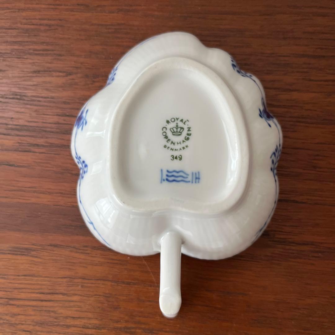 ロイヤルコペンハーゲン ブルーフルーテッドジャパニーズリーフディッシュ